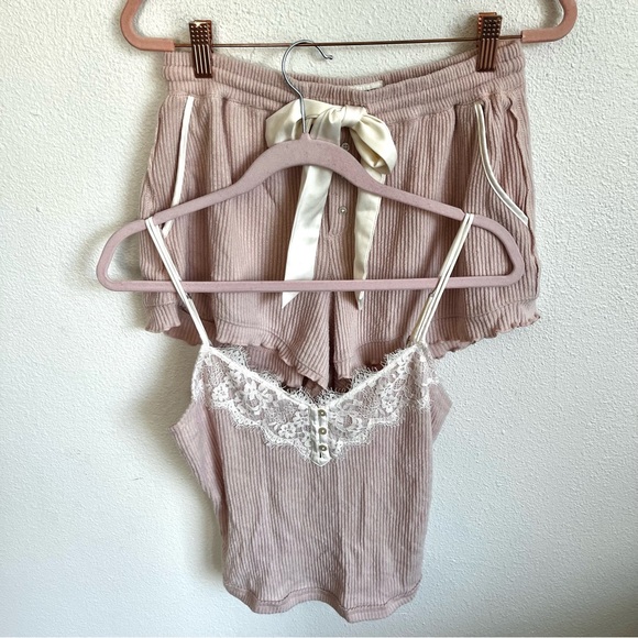 Abercrombie & Fitch / pink lace trim cami sleep top & shorts set - Picture 2 of 9